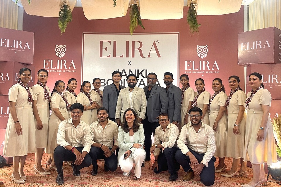 Elira Jewels Luxury Store Interior — Diamond Display